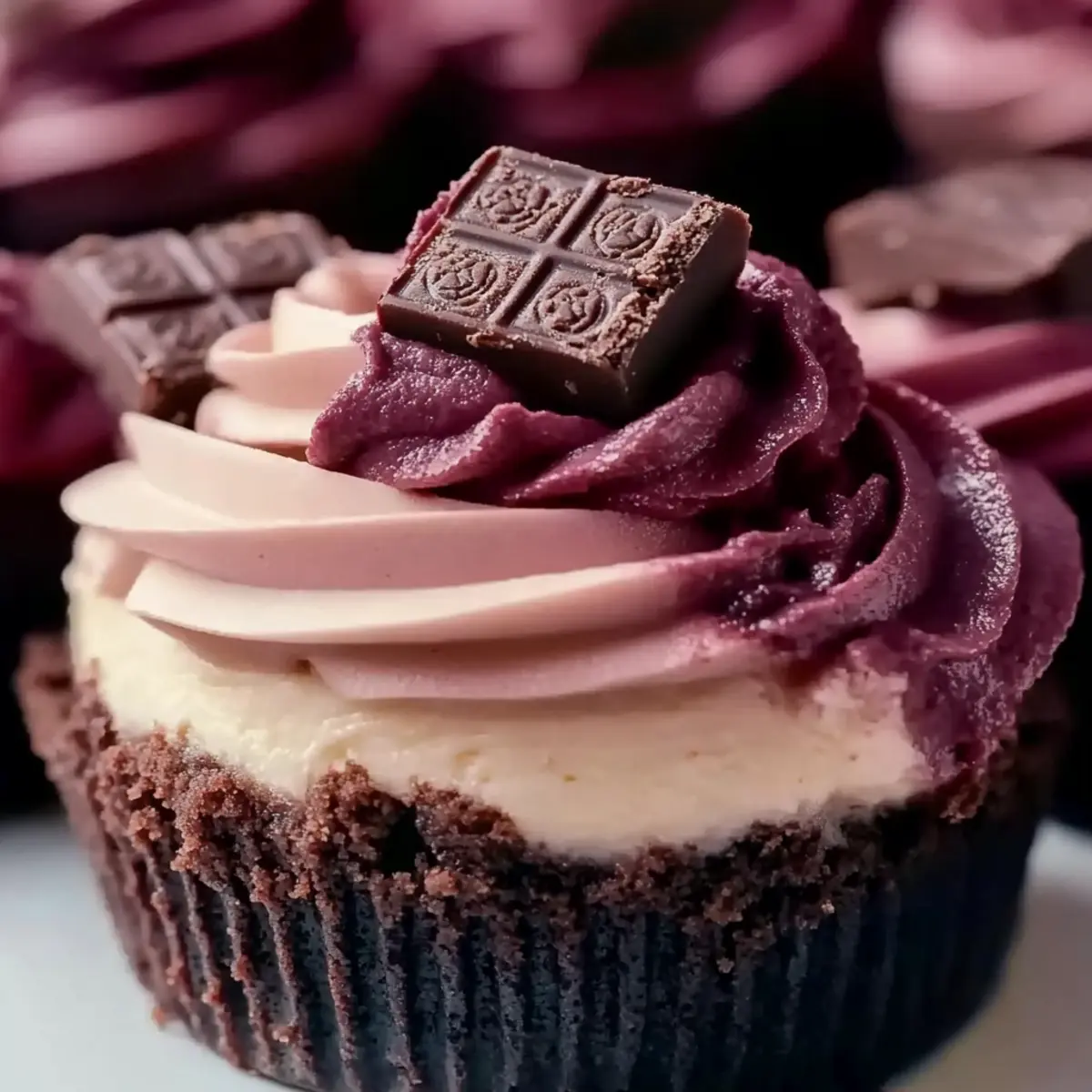 Irresistibly Creamy Bakery-Style KitKat Cheesecake Delight 4 e236f558 b5fb 4246 84f1 e44e2653e0efbr klpgwy